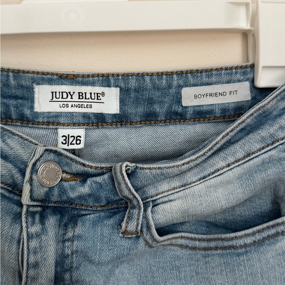 Judy Blue Boyfriend Fit Distressed Jeans Women’s Size 3/26 Light Wash JB8878 - Picture 4 of 6